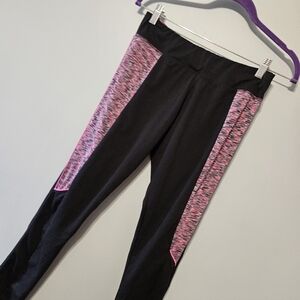 Atmosphere Black and Pink Patterned Leggings